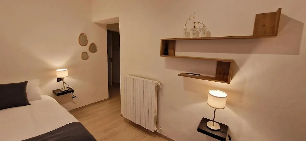 Casa Luini - New, Welcoming And Modern Apartment In The Historic Centre Of Como, With 2 Bedrooms And 1 Complete Bathroom And A Fully Equipped Kitchen
