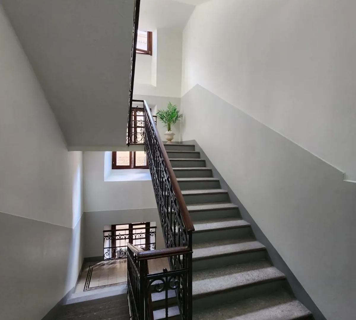 Casa Luini - New, Welcoming And Modern Apartment In The Historic Centre Of Como, With 2 Bedrooms And 1 Complete Bathroom And A Fully Equipped Kitchen 0*,