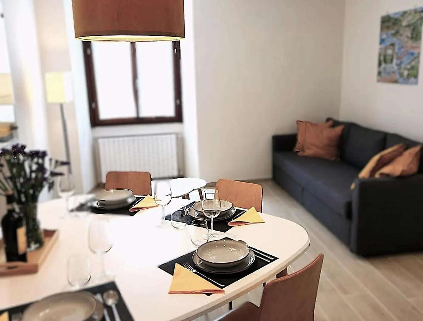 Casa Luini - New, Welcoming And Modern Apartment In The Historic Centre Of Como, With 2 Bedrooms And 1 Complete Bathroom And A Fully Equipped Kitchen